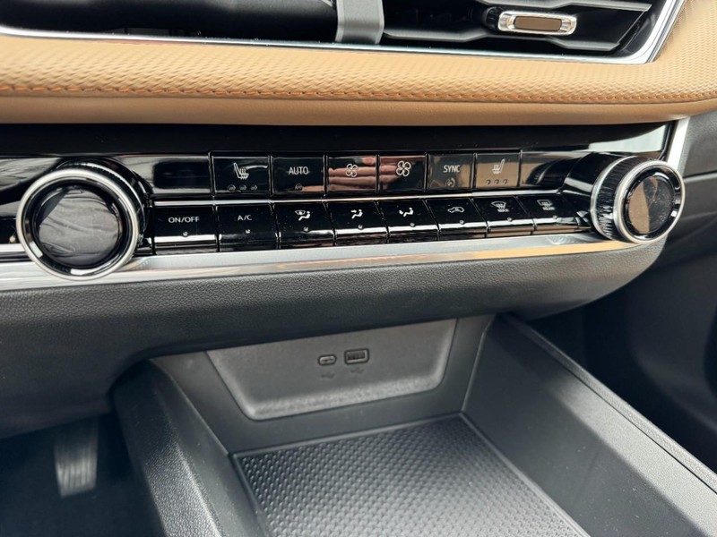 Chevrolet Equinox Vehicle Image 13