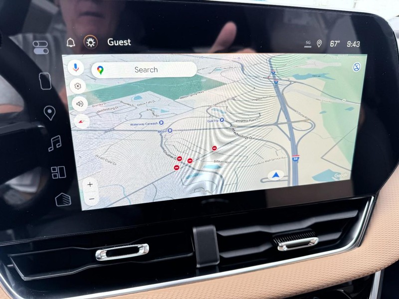 Chevrolet Equinox Vehicle Image 15