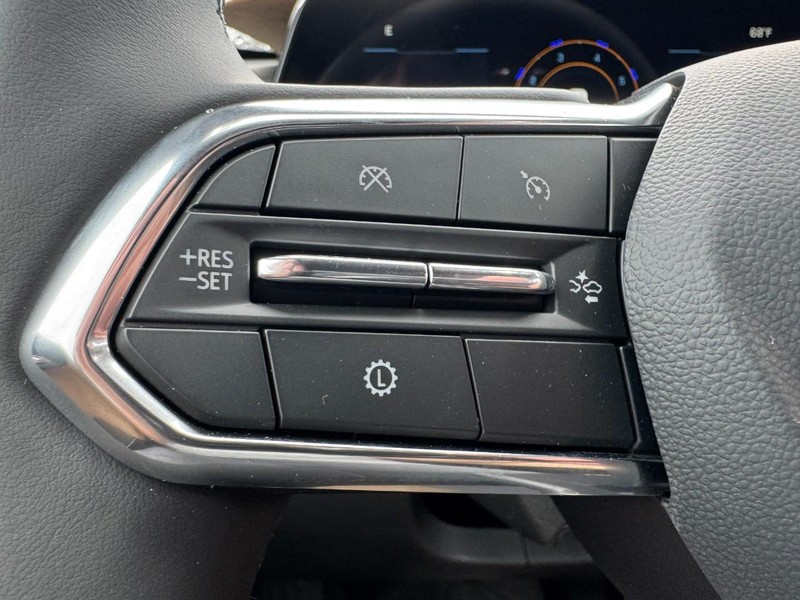 Chevrolet Equinox Vehicle Image 11