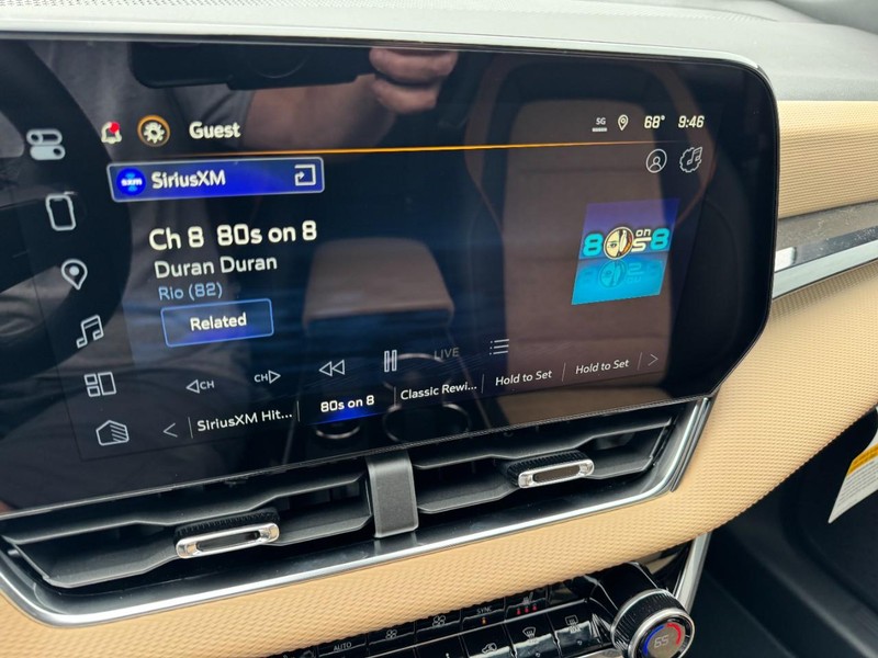 Chevrolet Equinox Vehicle Image 14