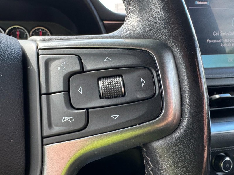 Chevrolet Suburban Vehicle Image 19
