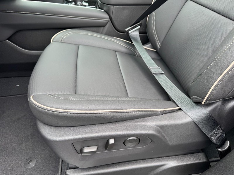 Chevrolet Tahoe Vehicle Image 11
