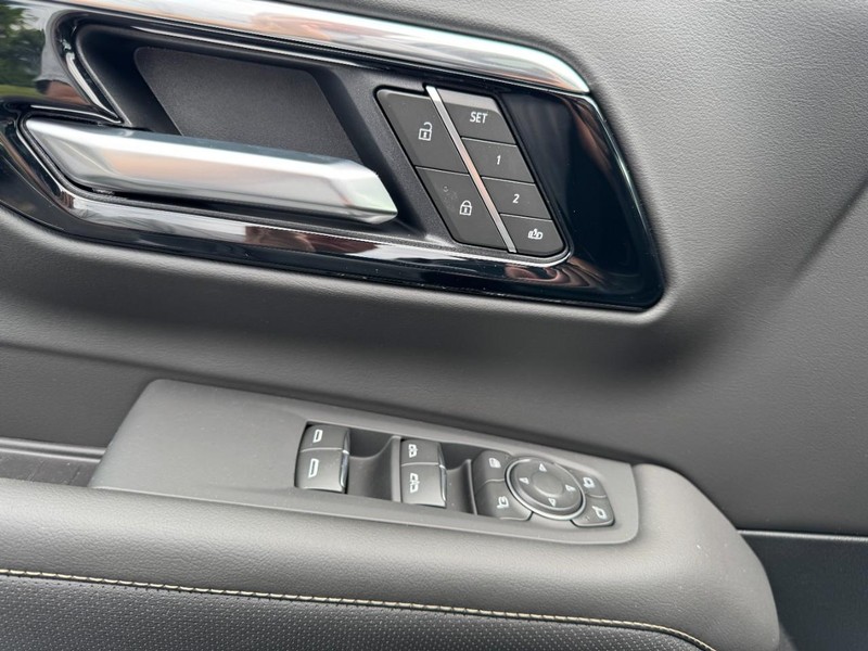 Chevrolet Tahoe Vehicle Image 12