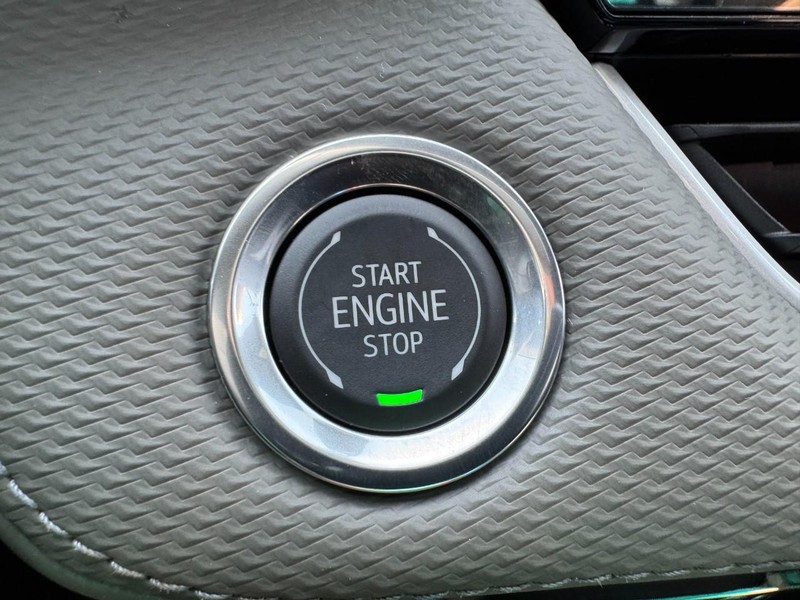Chevrolet Equinox Vehicle Image 15
