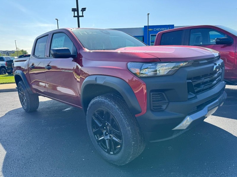 Chevrolet Colorado Vehicle Image 02