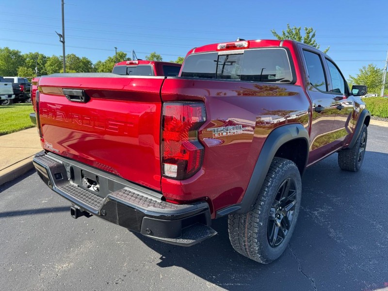 Chevrolet Colorado Vehicle Image 03