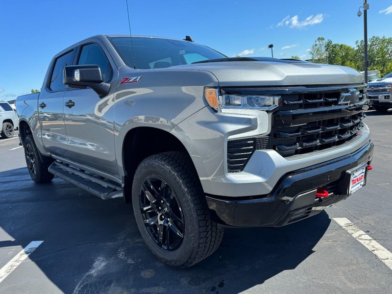 Chevrolet Silverado 1500 Vehicle Image 02