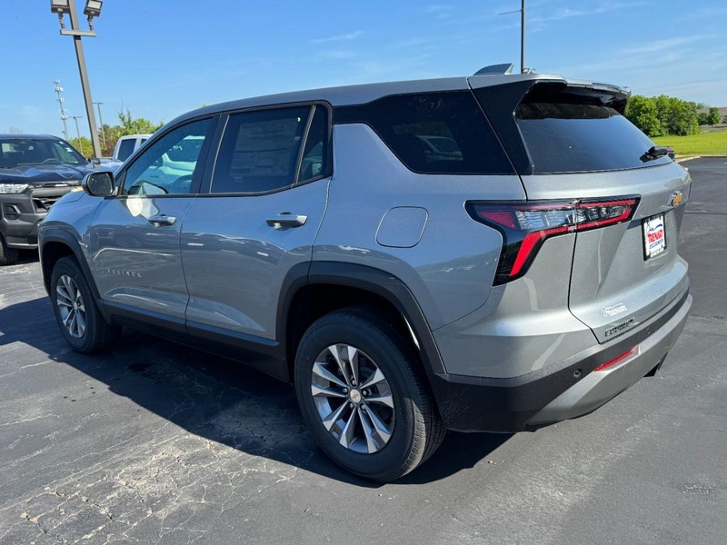 Chevrolet Equinox Vehicle Image 05