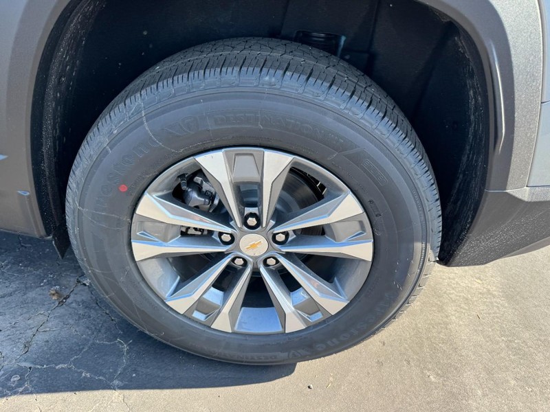 Chevrolet Equinox Vehicle Image 06