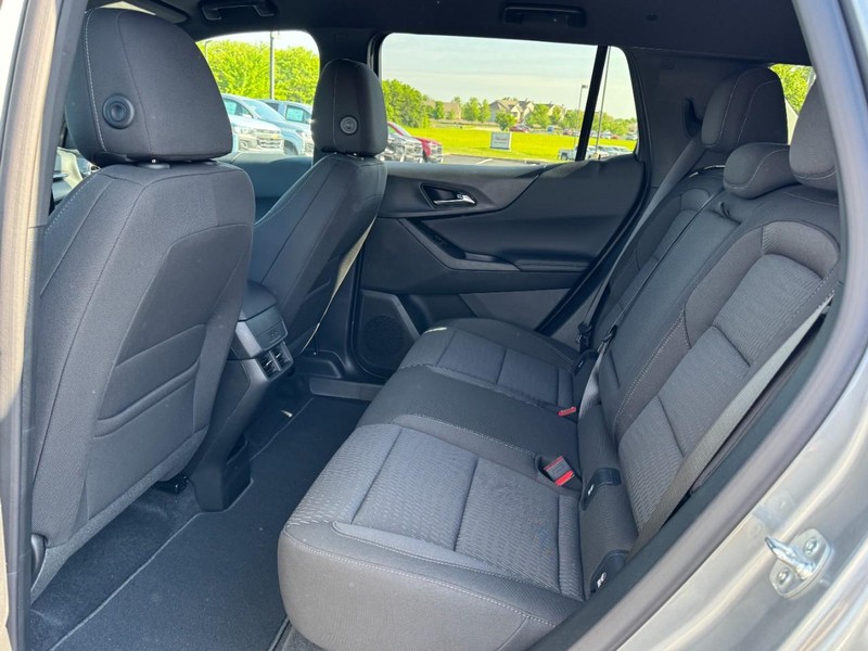 Chevrolet Equinox Vehicle Image 07