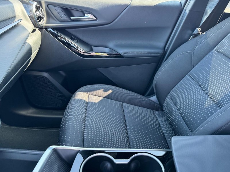 Chevrolet Equinox Vehicle Image 08