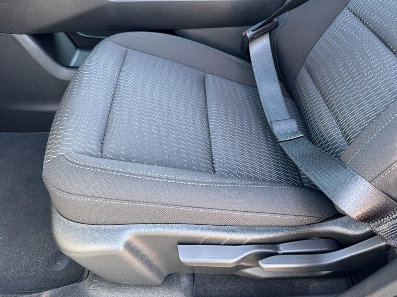 Chevrolet Equinox Vehicle Image 09