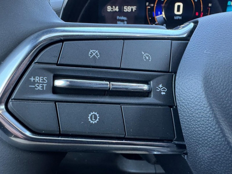 Chevrolet Equinox Vehicle Image 11