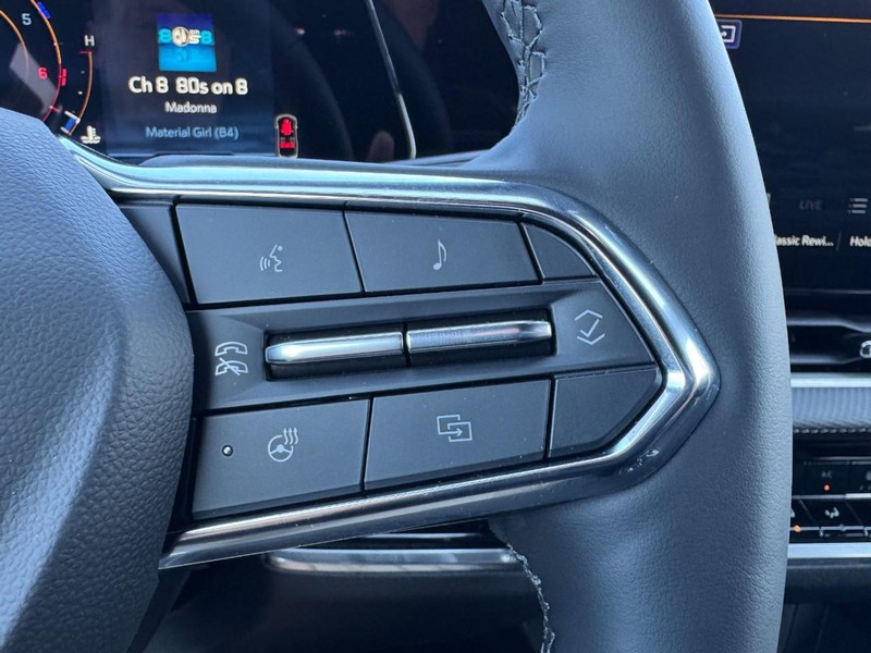 Chevrolet Equinox Vehicle Image 12