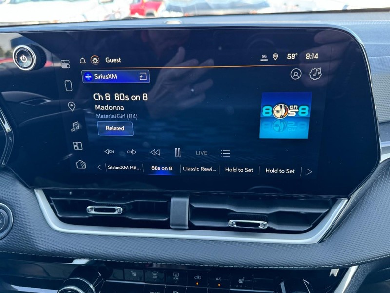 Chevrolet Equinox Vehicle Image 14