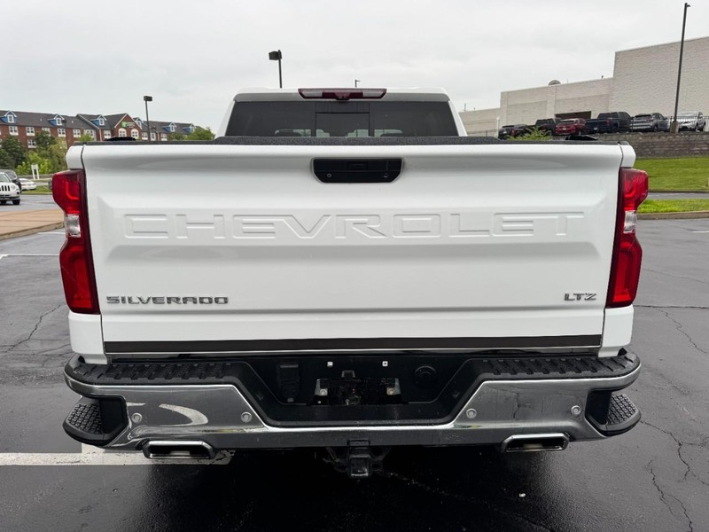 Chevrolet Silverado 1500 LTD Vehicle Image 04
