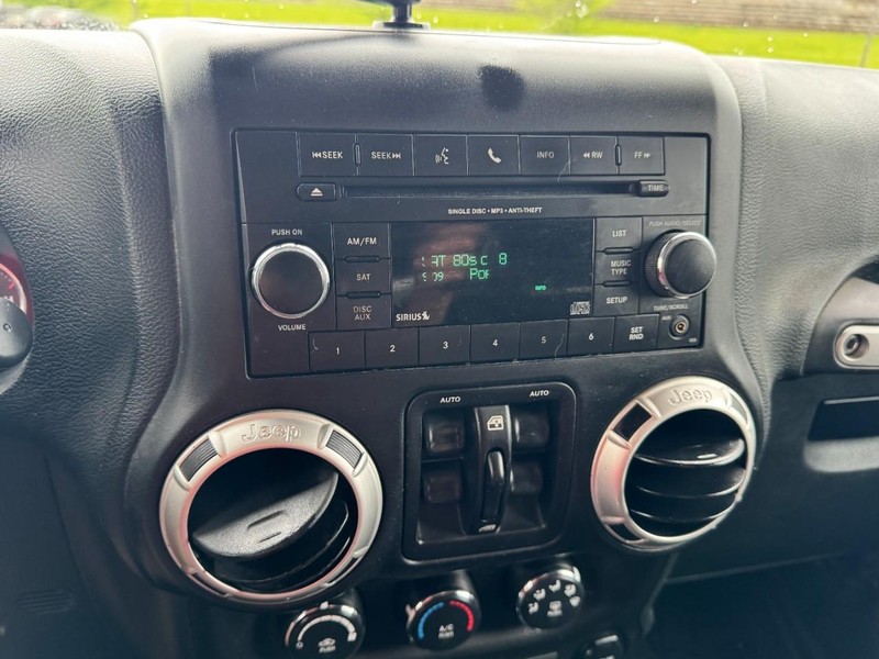 Jeep Wrangler Unlimited Vehicle Image 19