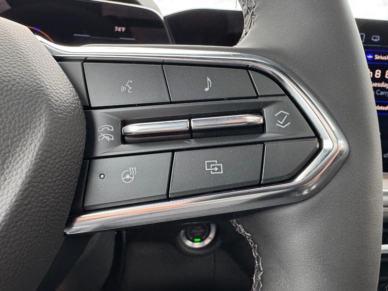 Chevrolet Suburban Vehicle Image 14