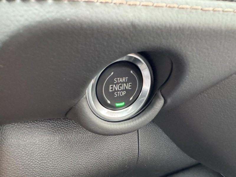 Chevrolet Suburban Vehicle Image 19
