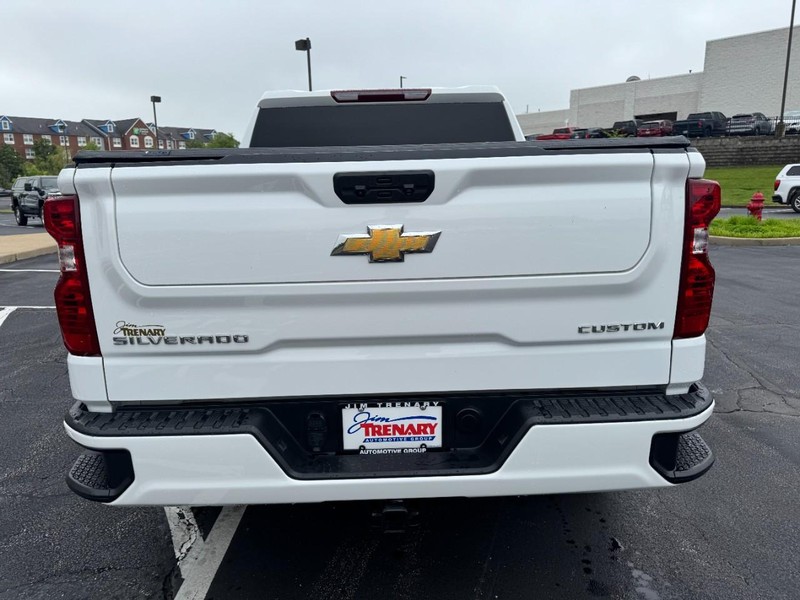 Chevrolet Silverado 1500 Vehicle Image 04