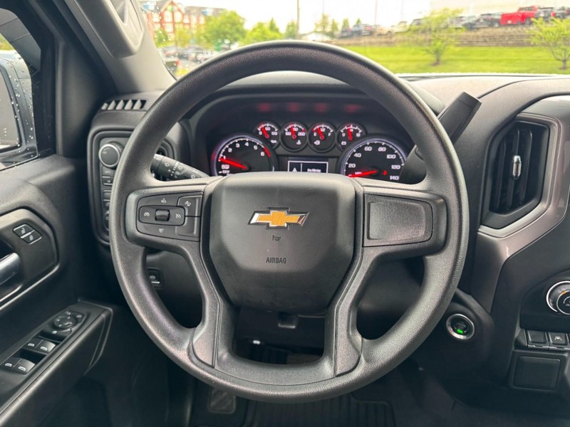 Chevrolet Silverado 1500 Vehicle Image 12