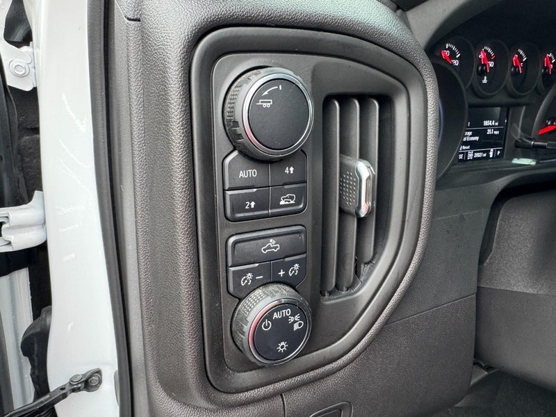Chevrolet Silverado 1500 Vehicle Image 16