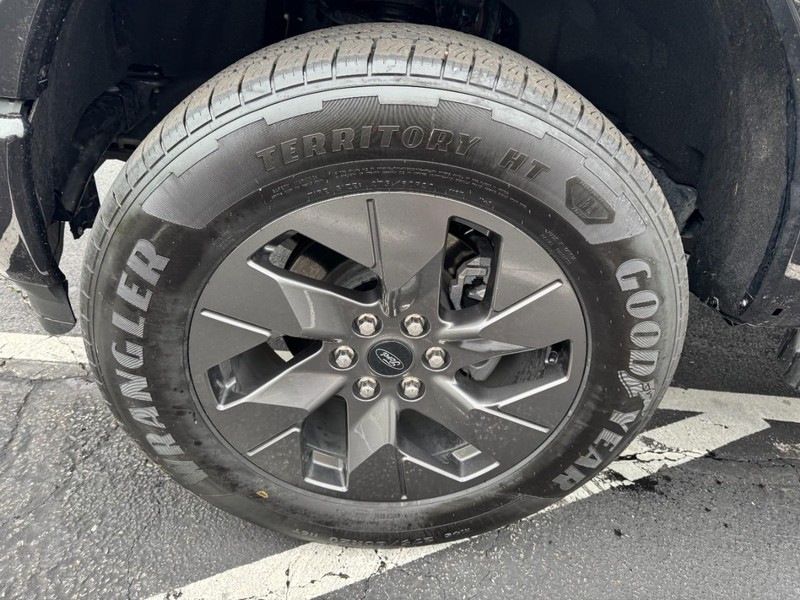 Ford F-150 Lightning Vehicle Image 07