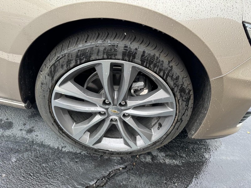 Chevrolet Malibu Vehicle Image 05