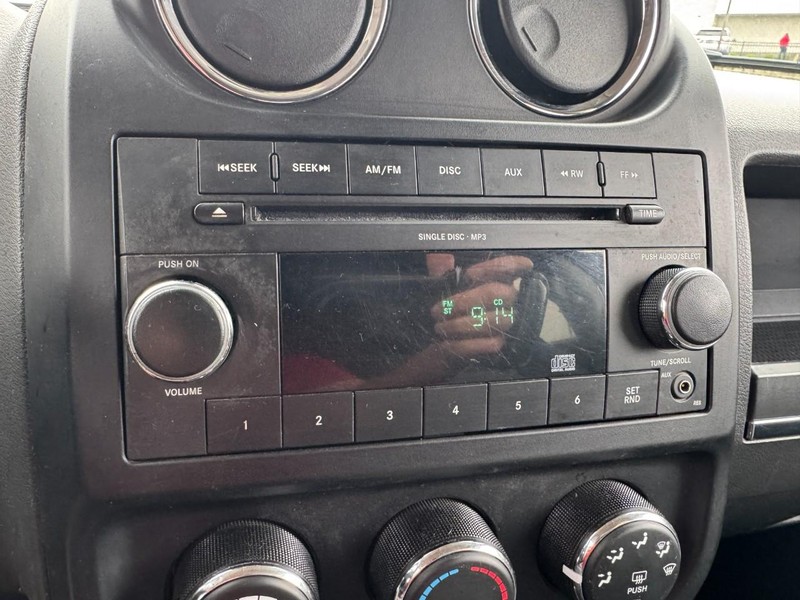 Jeep Patriot Vehicle Image 18