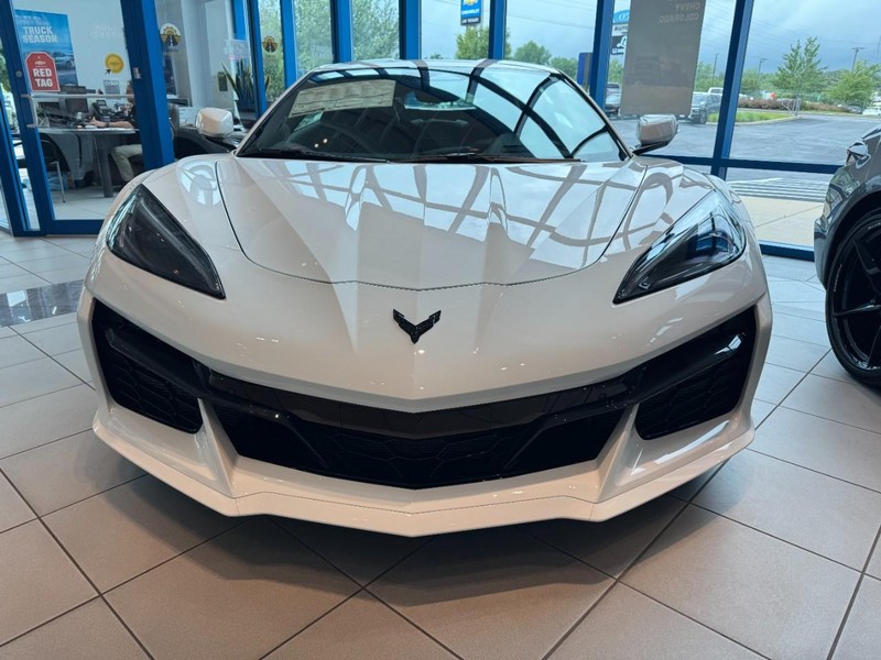 Chevrolet Corvette Vehicle Image 02