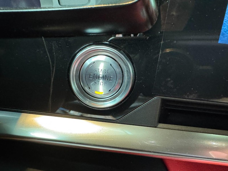 Chevrolet Corvette Vehicle Image 14