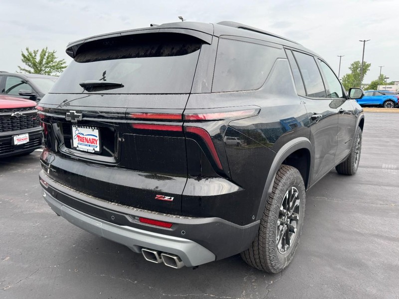 Chevrolet Traverse Vehicle Image 03