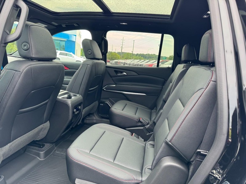Chevrolet Traverse Vehicle Image 07