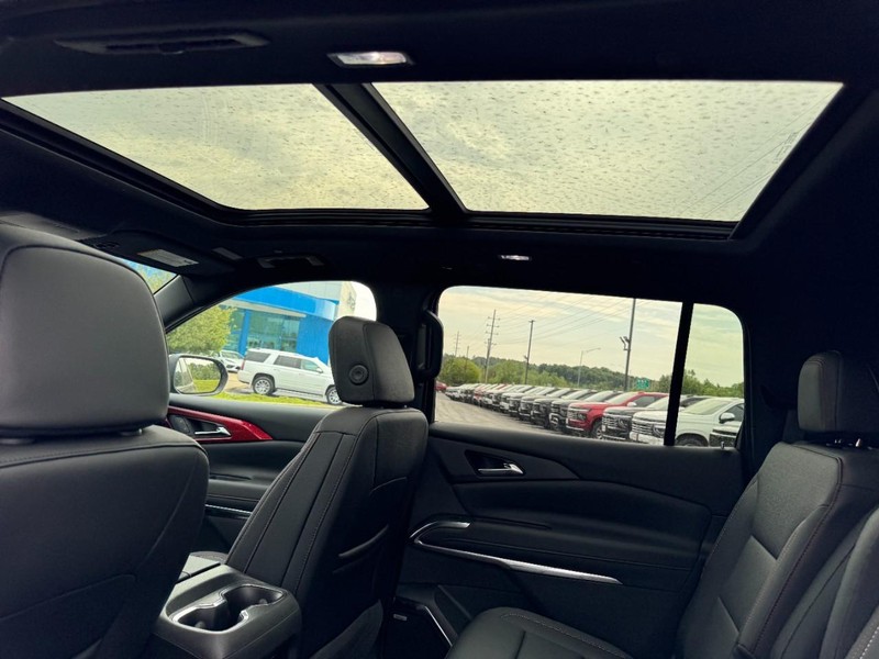 Chevrolet Traverse Vehicle Image 08