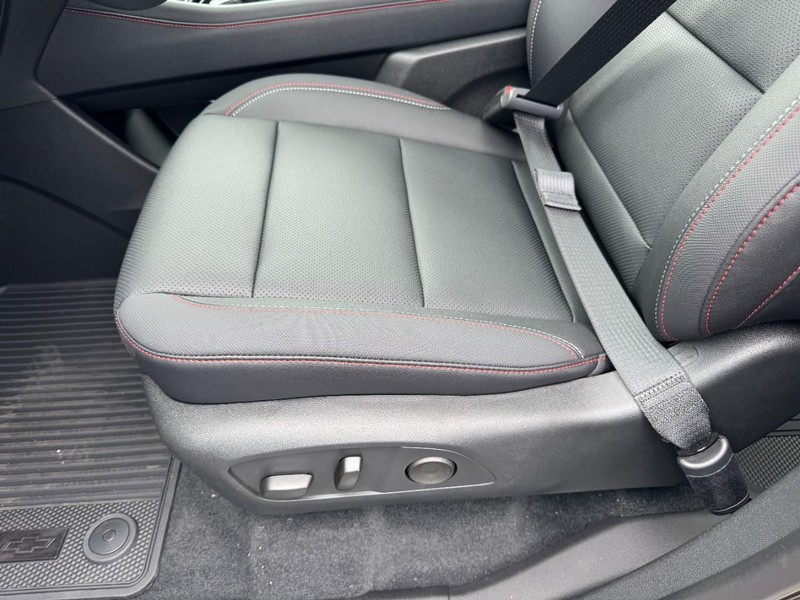 Chevrolet Traverse Vehicle Image 11