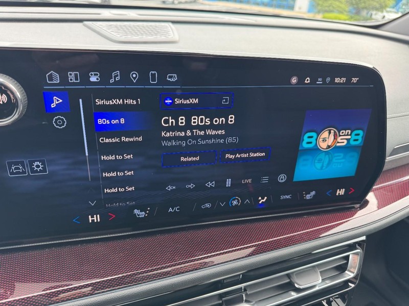 Chevrolet Traverse Vehicle Image 16