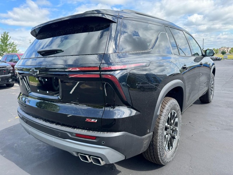 Chevrolet Traverse Vehicle Image 03