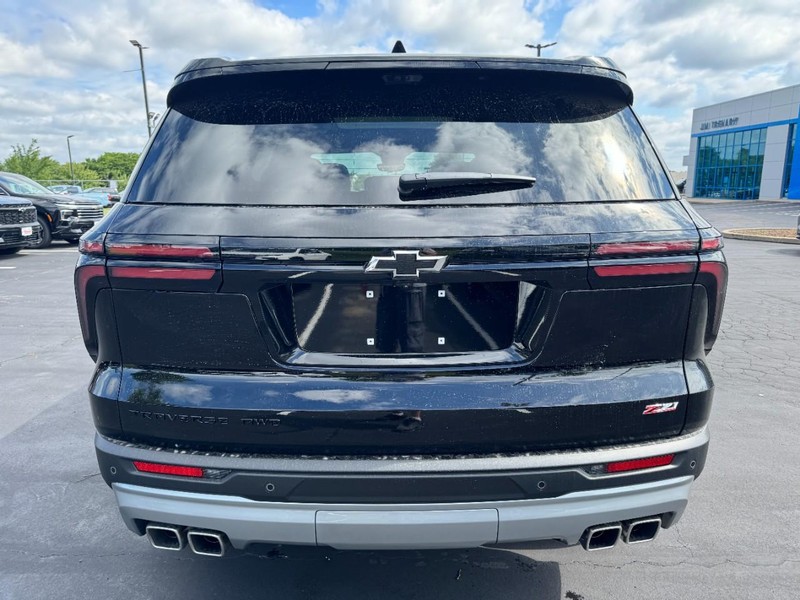 Chevrolet Traverse Vehicle Image 04
