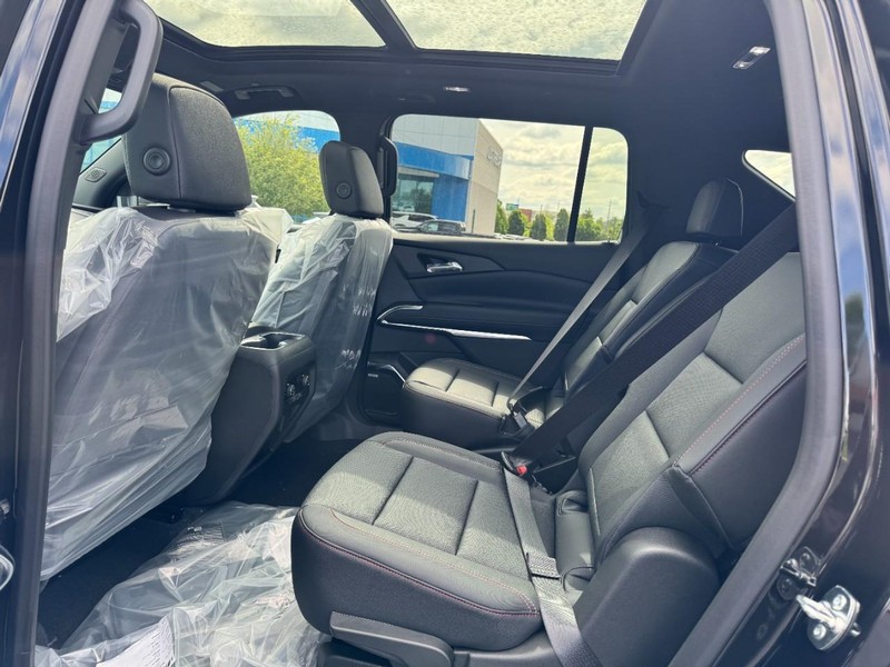 Chevrolet Traverse Vehicle Image 07