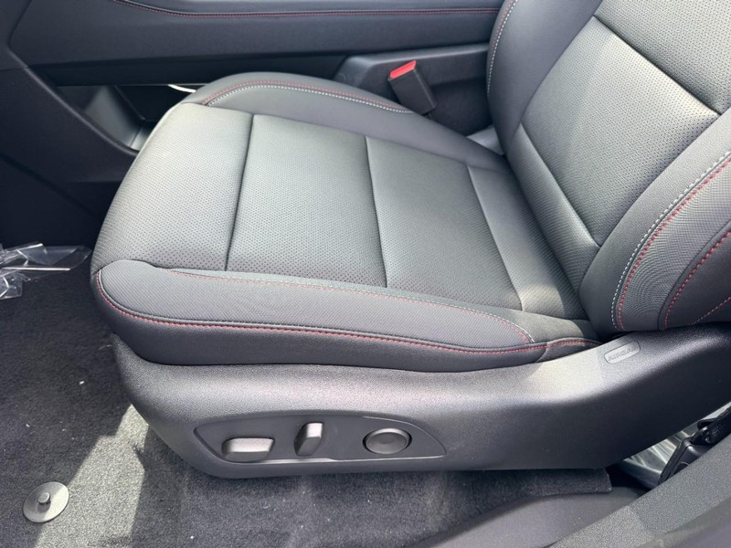Chevrolet Traverse Vehicle Image 10
