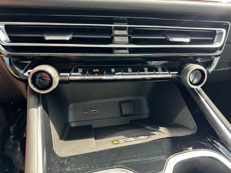 Chevrolet Traverse Vehicle Image 14