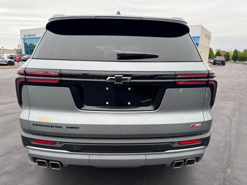 Chevrolet Traverse Vehicle Image 04