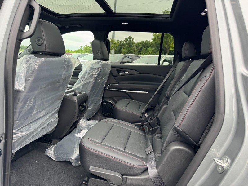 Chevrolet Traverse Vehicle Image 07