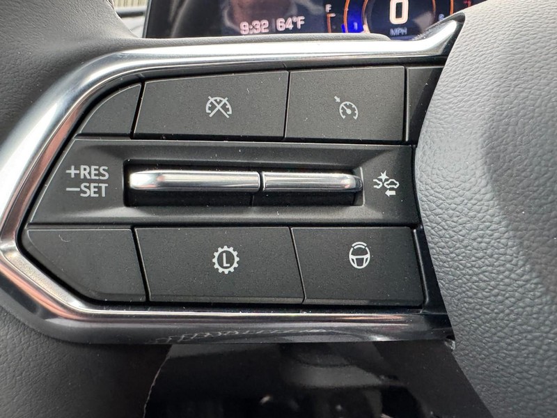 Chevrolet Traverse Vehicle Image 12