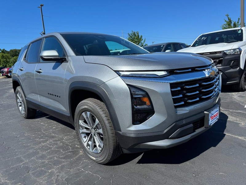 Chevrolet Equinox Vehicle Image 02