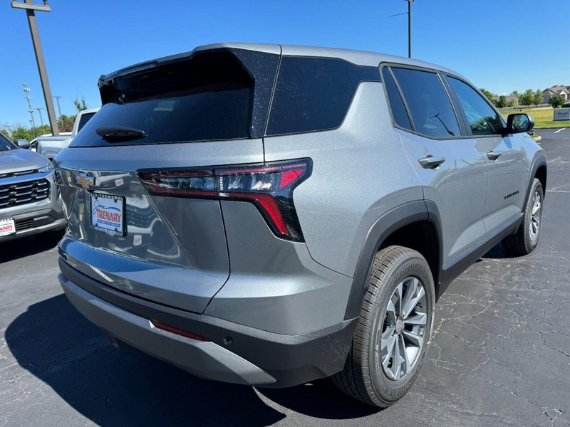 Chevrolet Equinox Vehicle Image 03