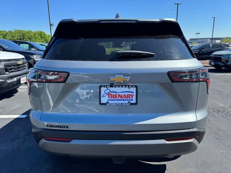 Chevrolet Equinox Vehicle Image 04