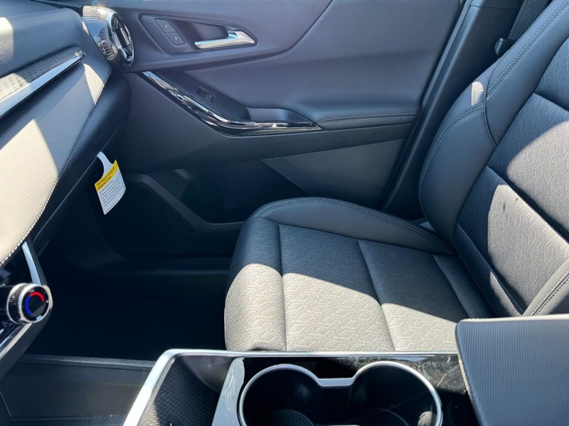 Chevrolet Equinox Vehicle Image 08