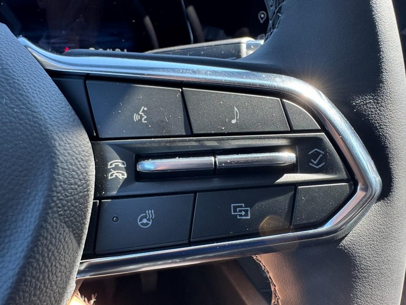 Chevrolet Equinox Vehicle Image 12