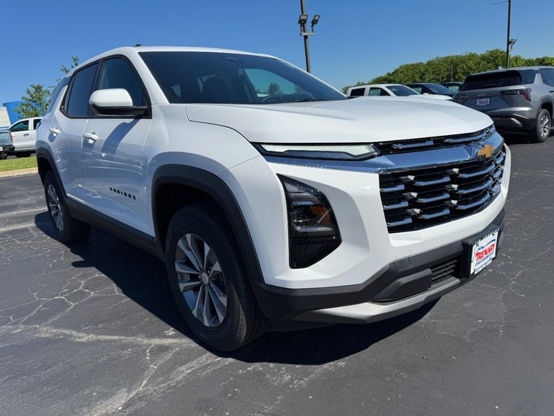 Chevrolet Equinox Vehicle Image 02